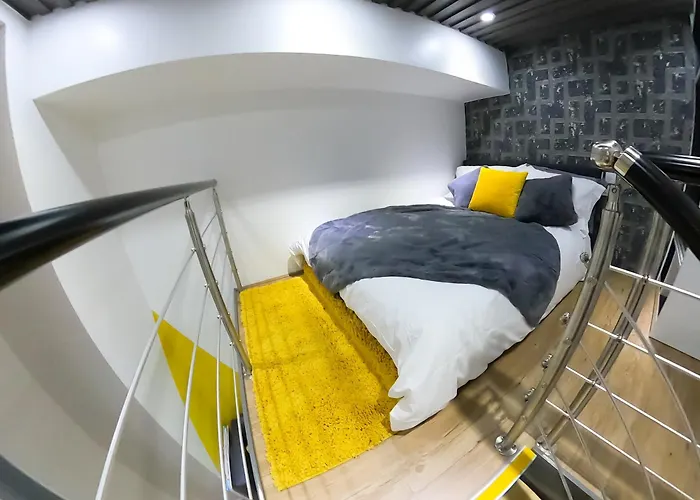 E103 City Loft Retreat