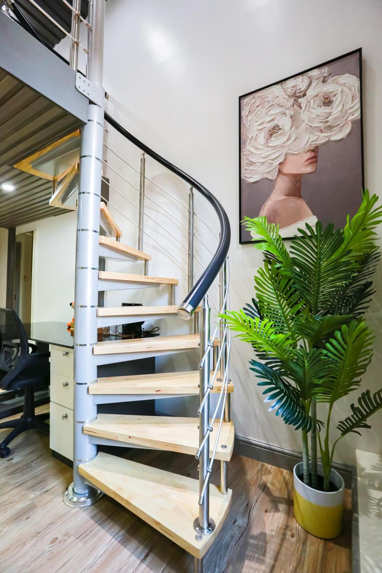 E103 Loft Retreat